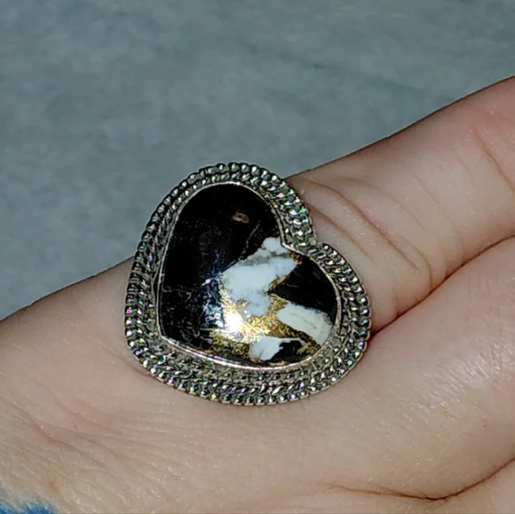 White Buffalo Copper Turquoise Sterling Silver Heart Shaped Ring - Picture 6 of 8